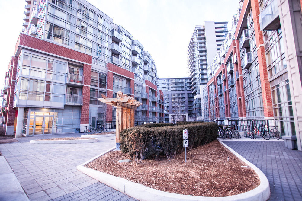 Pinnacle Suites Queen West Lofts Toronto Exterior photo